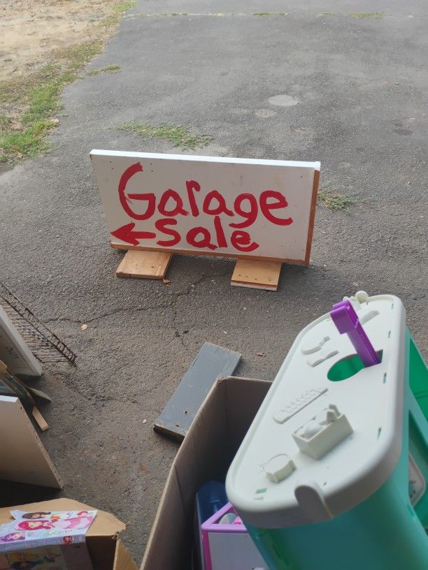 Moving/Yard Sale