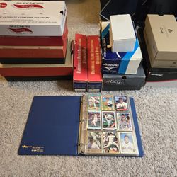 Large Lot of Baseball Cards