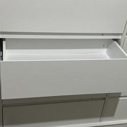 GAOMON White 8 Drawer Dresser for Bedroom, Wide Wooden Chest of Drawers with Wide Top for Closet, Hallway, and Living Room Use 