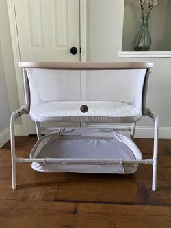 Maxi-Cosi Iora Bedside Bassinet