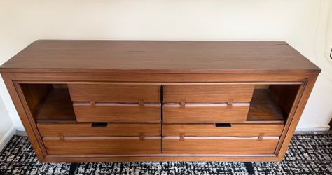 Mid-Century Style Wood Dresser / Media Console