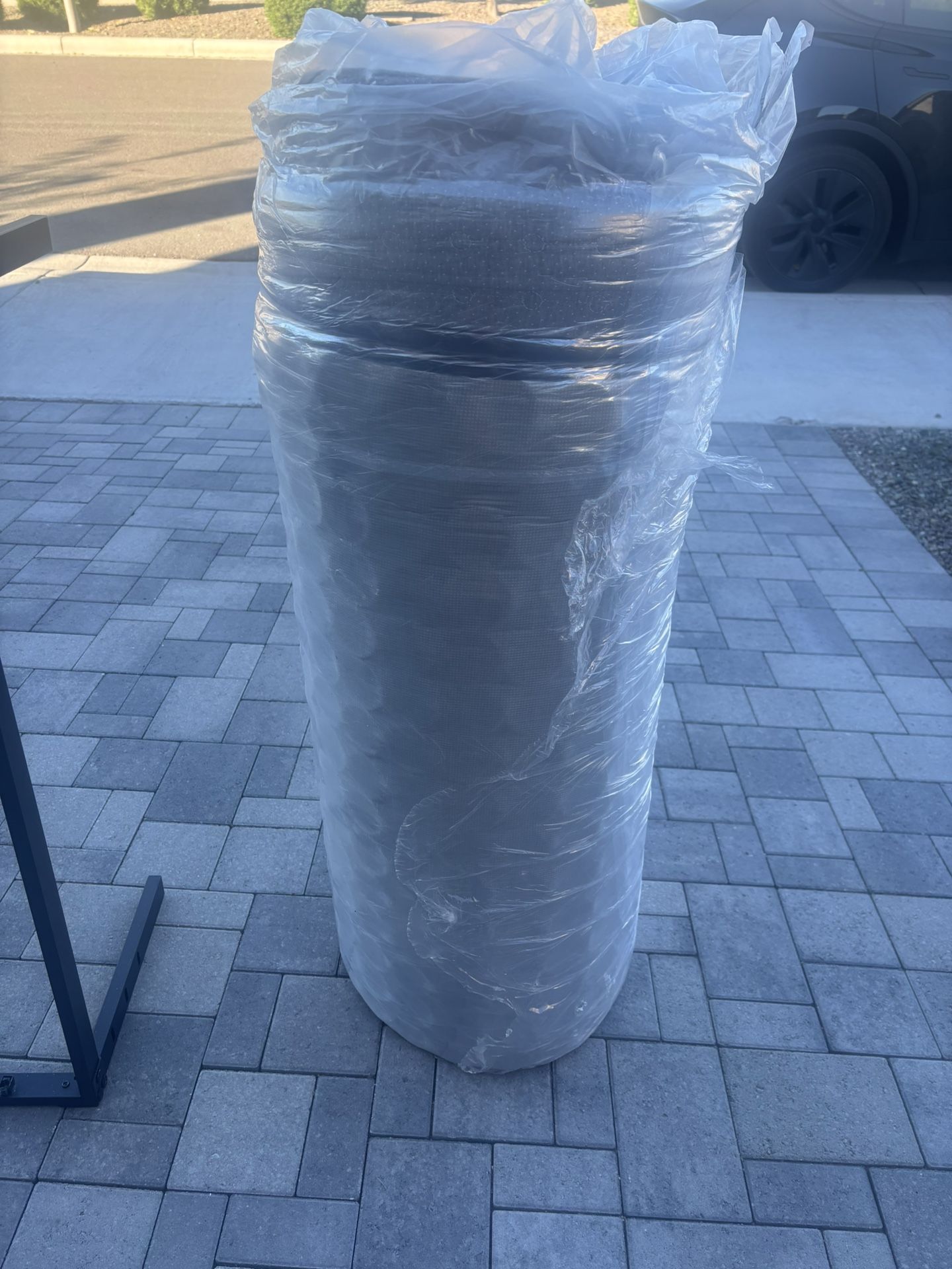 Dream cloud king Mattress And Metal Frame Brand New