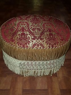 Red and gold mini bench