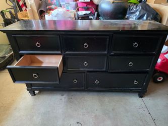 Dresser