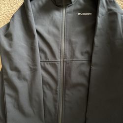 Women’s Black Columbia Jacket (Large)