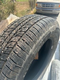 Pair of 2 - 235/65/17 tires