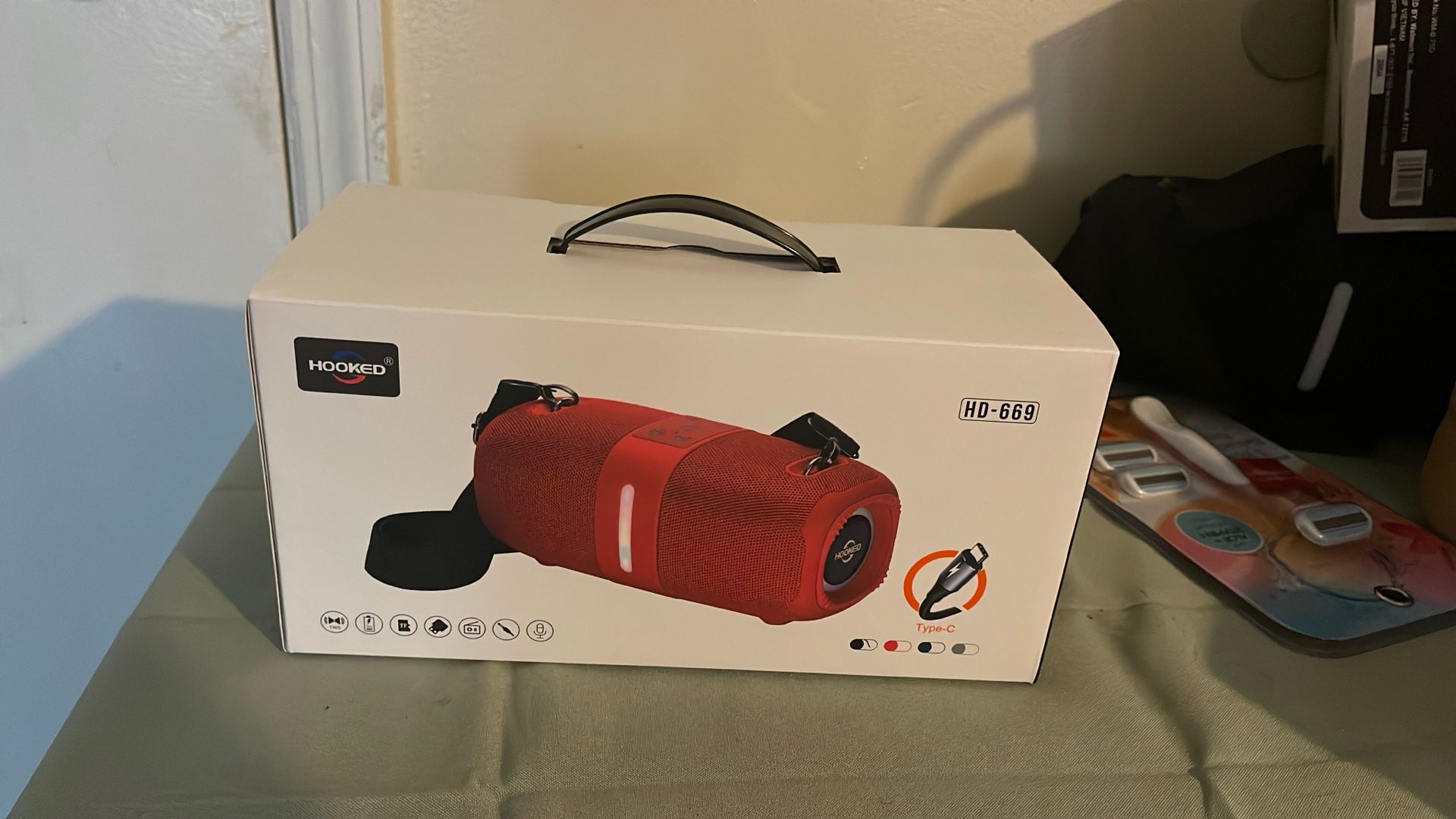 New Hooked Speaker HD-66