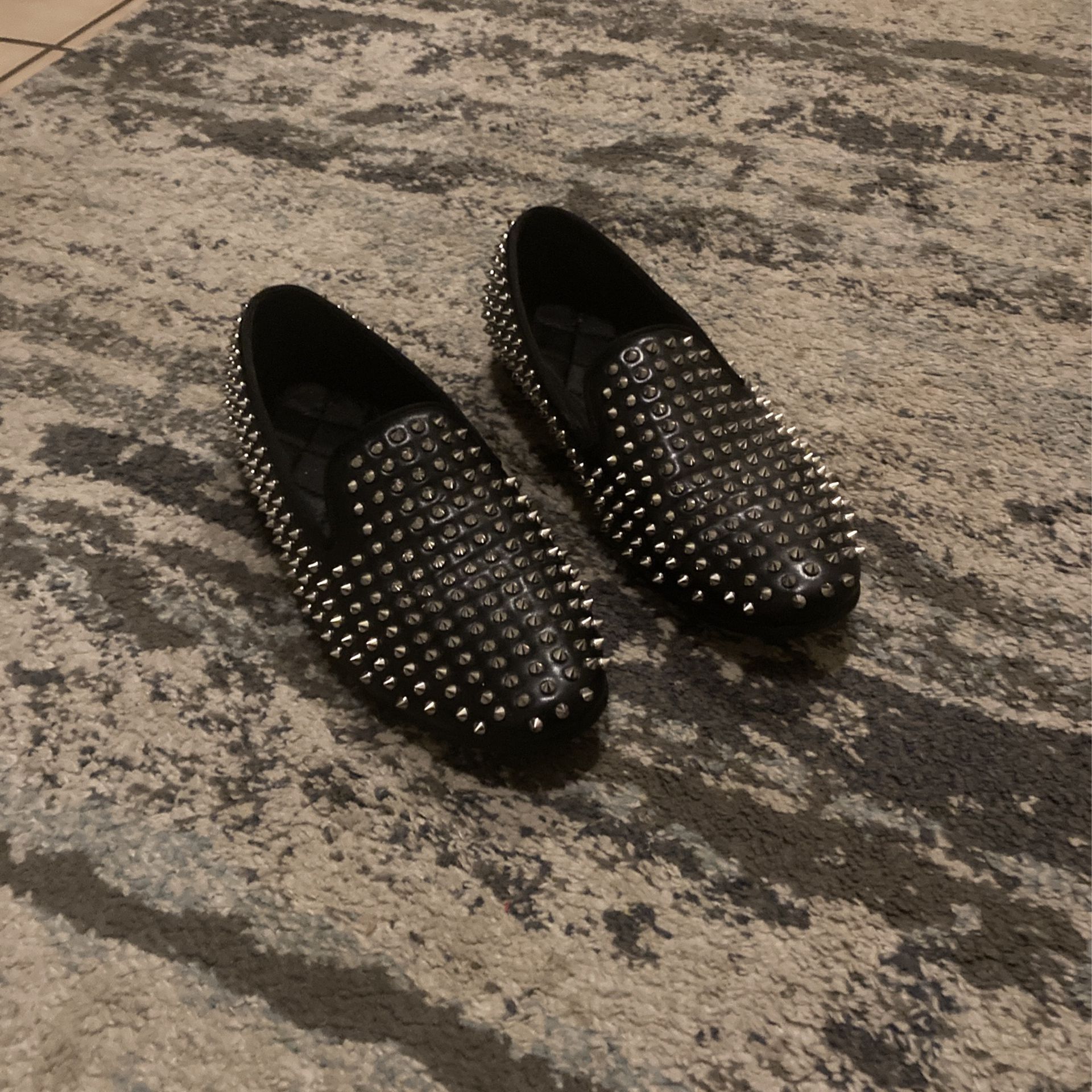 Men’s 9.5 Dress Studded Shoes