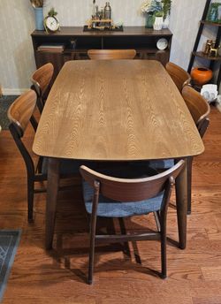 Dining Table and 6 chairs