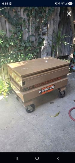 Knaack Box Jobmaster Chest Used 32 inches wide by 18.5 inches high by 19 inches deep