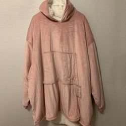 THE COMFY HOODIE BLANKET