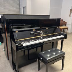 2020 Yamaha B121 Black Upright Piano w/ Silent Feature. FREE 1 YEAR WARRANTY