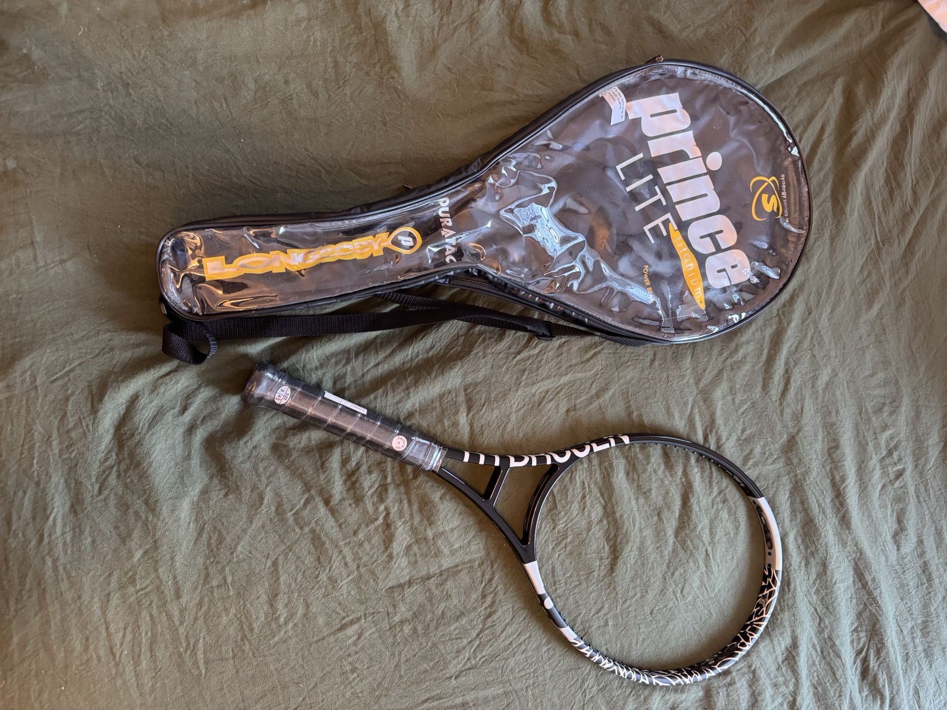 Prince Hydrogen Phantom Graphite Racket.