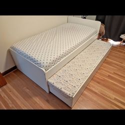 Twin Bed /trundle/2twin Mattress 