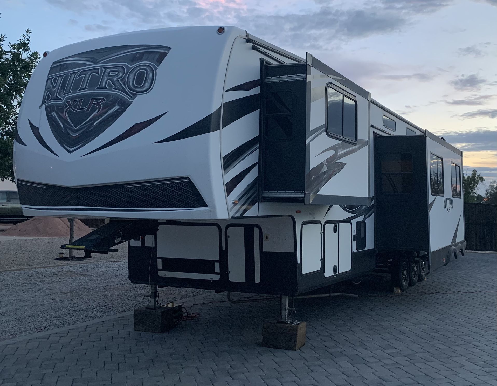 2016 Forest River Nitro XLR