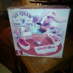 Ice Cream Sundae Station 