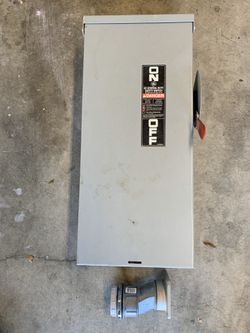 GE 100 Amp Circuit Breaker Box
