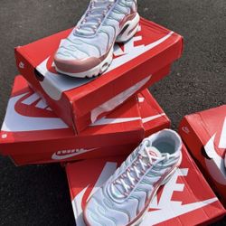 Nike Girl Lady Pro Max  Brand New In Box 