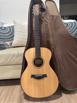 Taylor Acoustic Guitar with bag