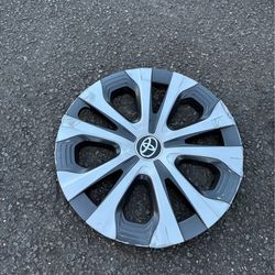 Toyota Prius Hubcap / Wheel Cover