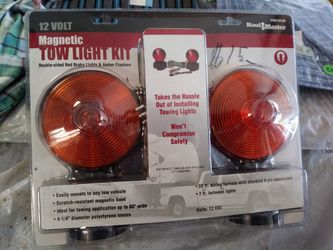 Magnetic towing lights