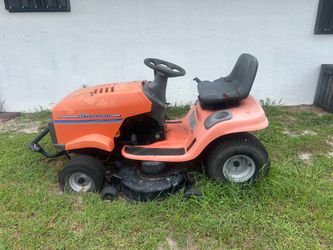 Husqvarna YTH150 hydrostatic riding mower