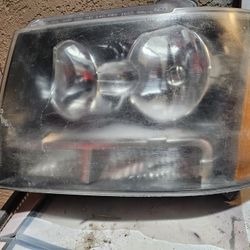 2008 Suburban Headlights Oem Pair 