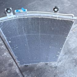 Condenser Freightliner Cascadia 