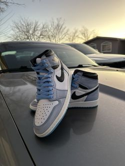Jordan 1 University Blue Sz 8.5 (USED)