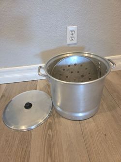Tamales pot