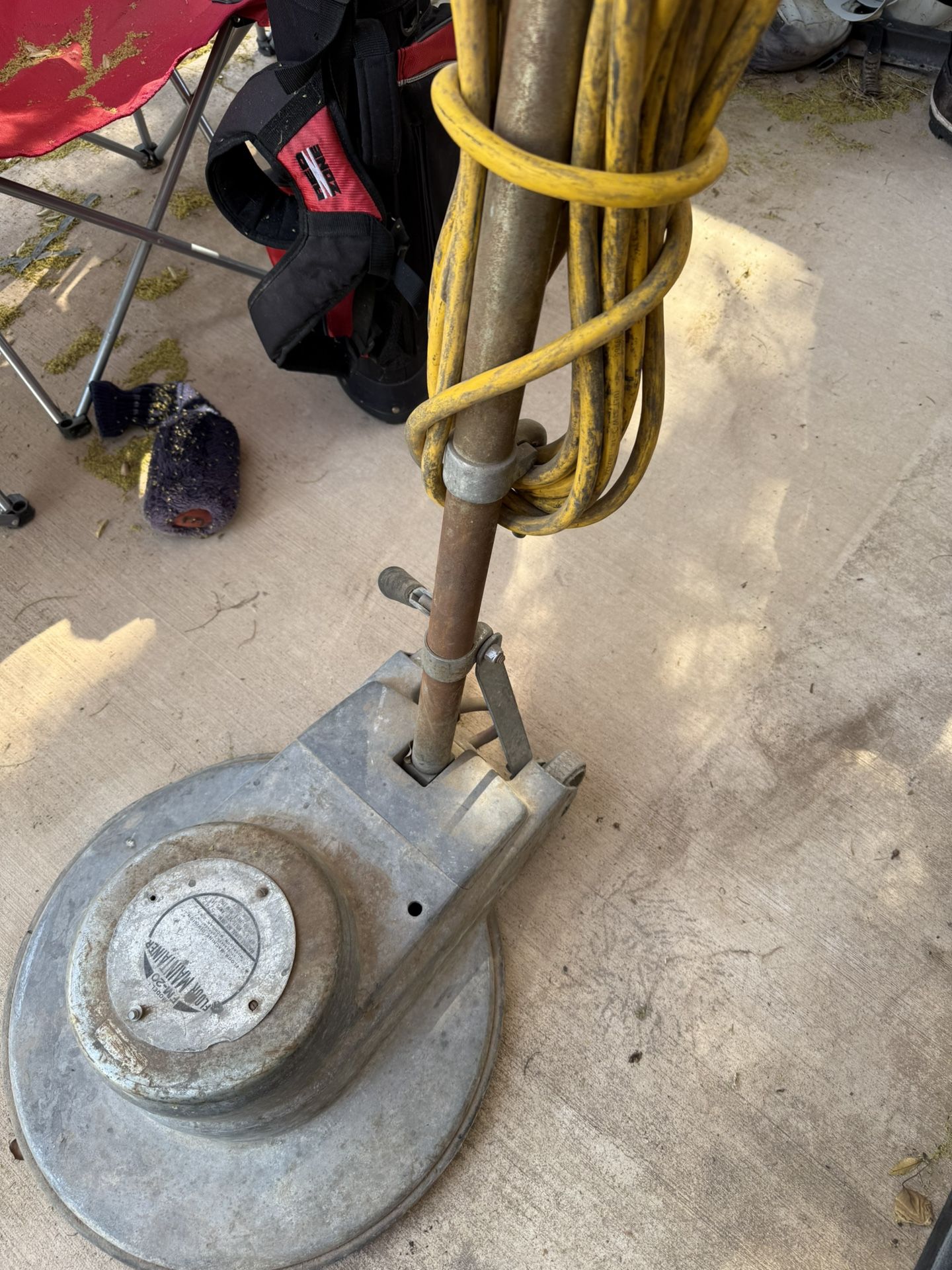 Commercial floor buffer