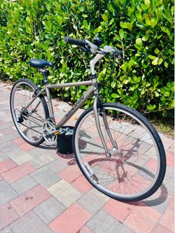 Marin Kentfield Small Frame Hybrid Bike – Aluminum – Shimano 21 Speed – Ready to Ride