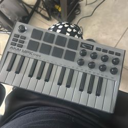 Akai MPK Mini