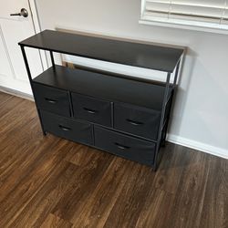 Black Lightweight Dresser With Too Shelf, 5 Drawer 