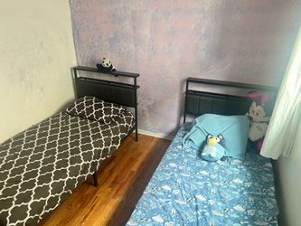XL Twin bed - mattress & frame