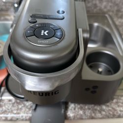 Keurig K-Cafe Special Edition Single-Serve Programmable Energy Efficient Button Controls K-Cup Pod Coffee, Latte, and Cappuccino Maker (Nickel)