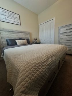 Bedroom set