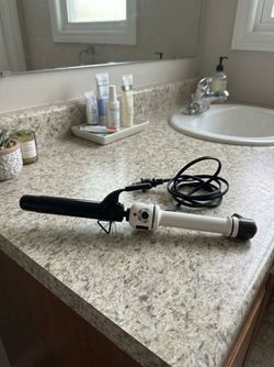 Hot Tools Professional Ceramic Curling Iron - Tested & Working Great