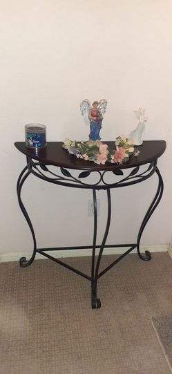 Metal half moon table 79936 size below