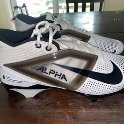 Nike Alpha Menace 4 Pro Football Cleats