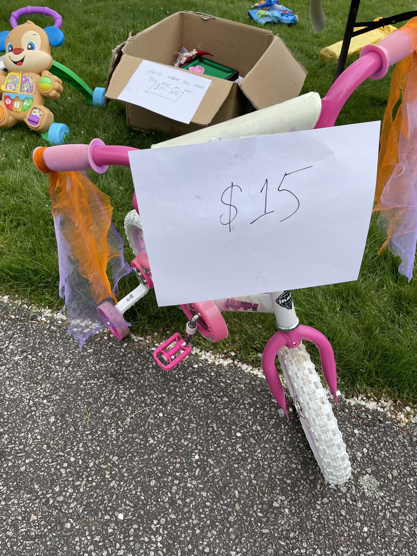 Good Condition Kids Bike With Trainers