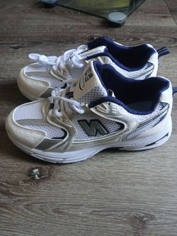 Size 8.5 MAKE AN OFFER