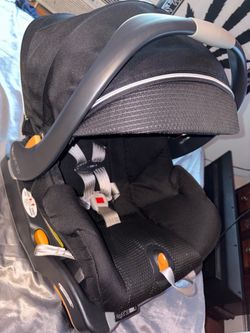 Chicco Keyfit30 Infant car seat & base
