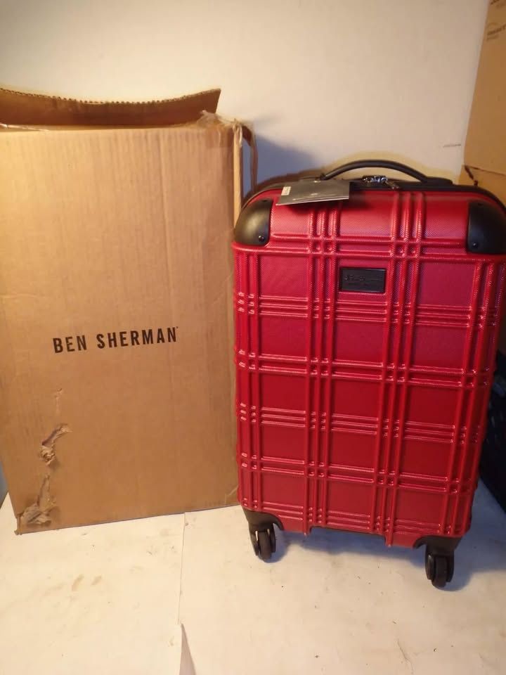 Ben Sherman Nottingham Collection 20" 180354 Red Hard Suitcase Luggage