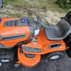 Husqvarna YTH22V46 Riding Lawn Mower With 3 Bagger System