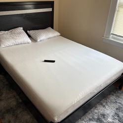 Queen Bedroom Set For Sale