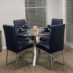 5pc Round Dining Room Set w/ Midnight Chairs