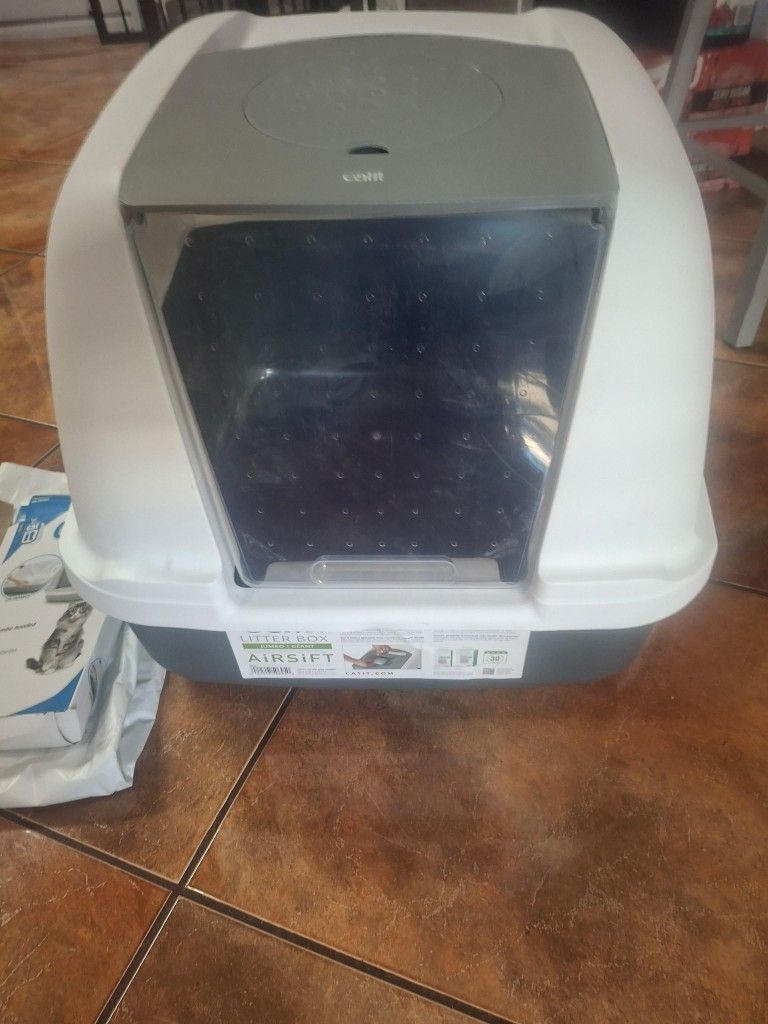 Cat Litter Box NEW
