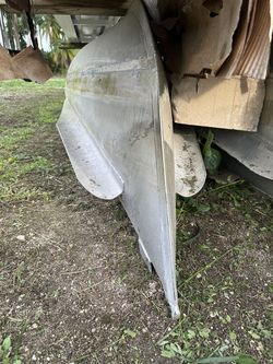 2008 Pontoon boat 17’