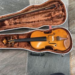 Violin With Case And Bow. 4/4 Size. Advanced 